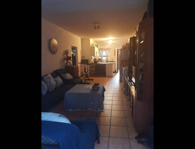 2 BEDROOM PROPERTY TO RENT IN SUNNINGHILL